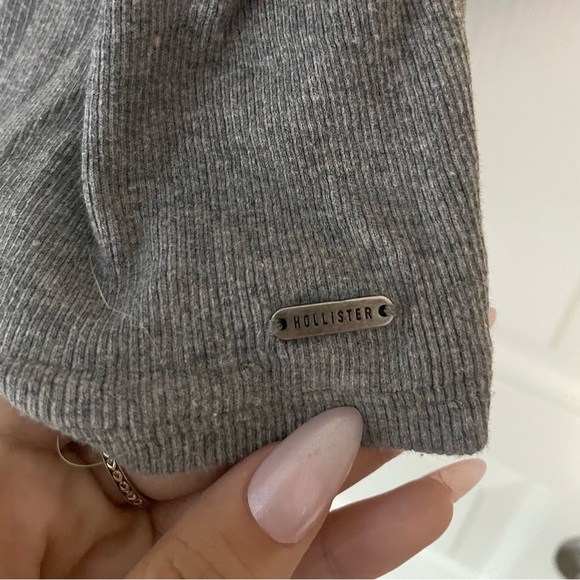 hollister layering cami - Picture 3 of 4